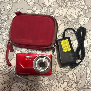 Kodak Red Compact Digital Camera with Matching Red Case and Charger